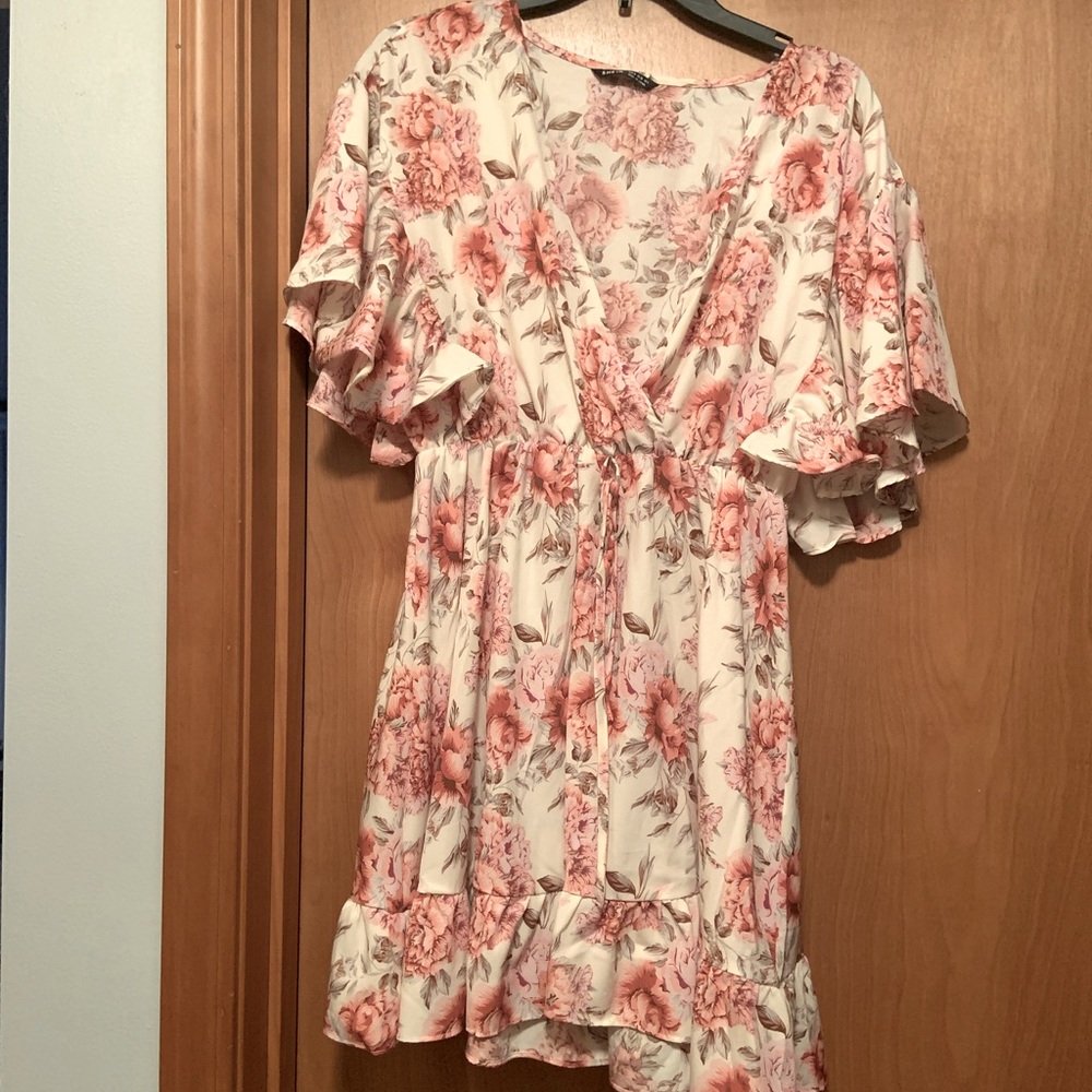 Beautiful floral flowy dress